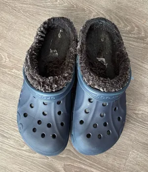 Blue Crocs with fur lining men’s Sz. 8 women Sz10 thumbnail 1