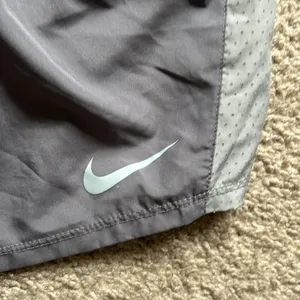 Nike women’s‎ dri-fit shorts size: L color: Gray/White thumbnail 3