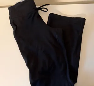 Old Navy Black Women's Flare Leggings thumbnail 1