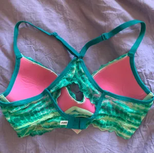 PINK Victoria’s Secret Bra thumbnail 2