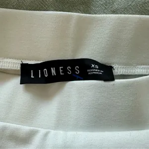 Revolve Lioness Pleated White Mini Skirt XS thumbnail 6