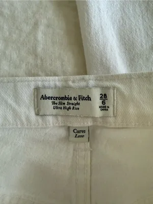 Abercrombie Slim Straight Ultra High Rise thumbnail 4