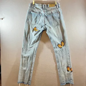 683 | MNML Butterfly Graphic Raw Hem Straight Leg Jeans Light Wash Blue‎ 30 thumbnail 2