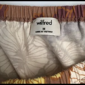 Wilfred crop top.  Size medium thumbnail 3
