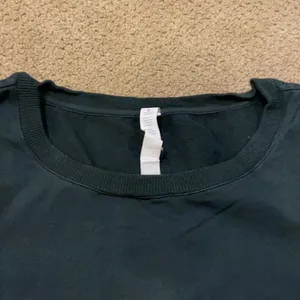 Lululemon Women’s Black Shorter Front Sweatshirt Black Size 6 thumbnail 3