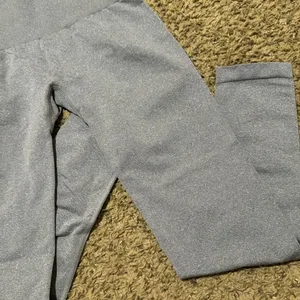 NVGTN leggings thumbnail 2