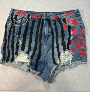 Her Universe DC Comics Birds of Prey Harley Quinn Hi-Rise Shorts Size 15 thumbnail 1