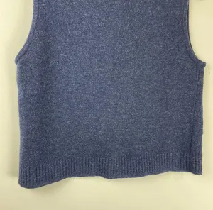 Vtg Woolrich Womens 100% Lambswool Bear Fish Embroidered Vest Sz Small thumbnail 9
