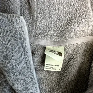 Women's‎ The North Face Small Purple 1/4 Zip Hoodie Sweatshirt thumbnail 3
