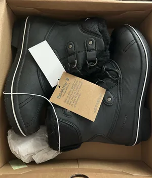 Snow boots Black Size 8.5 thumbnail 1