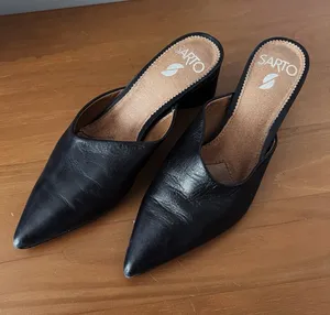 Franco Sarto Black Pointed Leather Mule thumbnail 1