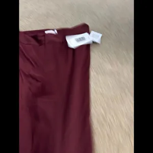 Casual burgundy size medium pants split on front bottom stretchy comfy cute thumbnail 4