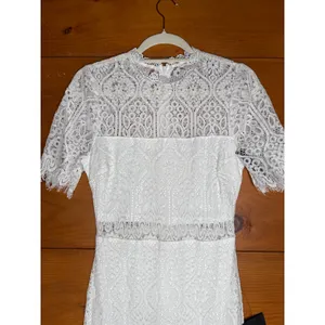 NWT Lulus Remarkable White Sheer Lace Short Sleeve Midi Dress Sheath Classy Sz S thumbnail 4