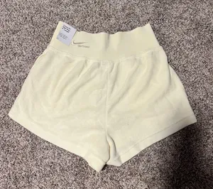 Nike Cream  Cloth Shorts thumbnail 5