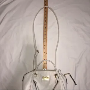 Juicy Couture Crossbody Bag White Pebbled Convertable Adjustable Gold Zip Top thumbnail 8