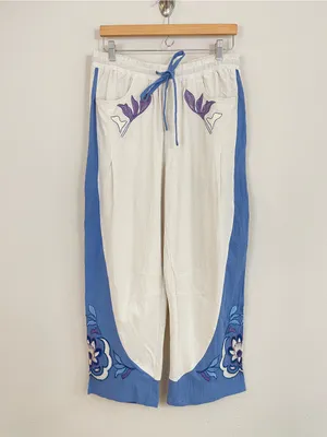 Umgee Floral Embroidered Barrel Pull On Pant Size Medium Boho-Coastal thumbnail 3