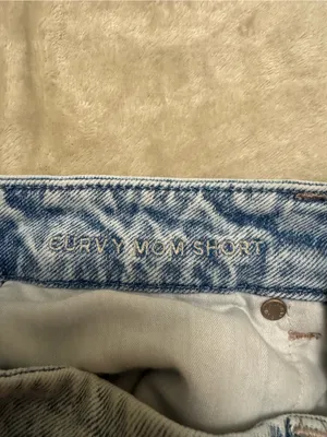 American Eagle Light Wash Distressed Denim Shorts - Curvy Mom - Size 4 thumbnail 3