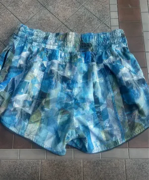 Lululemon Shorts 4” thumbnail 5