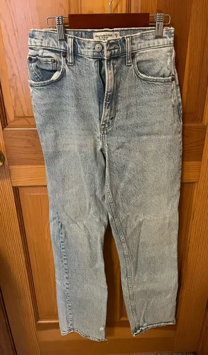 Abercrombie 90s Straight Ultra High-Rise thumbnail 1