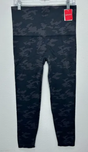 Spanx Plus Size Ecocare Seamless Leggings Black Camo Casual Travel‎ Comfort NWT thumbnail 1