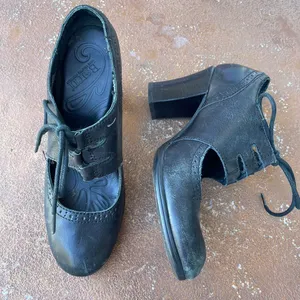 Born retro leather black heeled lace up clogs sz 8 thumbnail 1