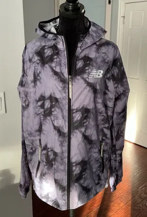 Women’s NEW BALANCE windbreaker☔️ thumbnail 1
