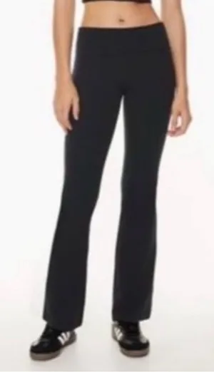 Aritzia Sunday Best Black Bootcut Pull On Stretch Yoga Pants Size Medium thumbnail 1