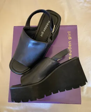 Madden Girl Platform Wedge Sandals thumbnail 1