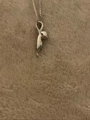 Minimalist Silver Pendant Necklace in Silver thumbnail 3