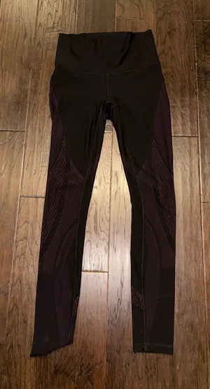 Lululemon High-Waist Active Leggings in Black and Deep Plum Size 6 thumbnail 1