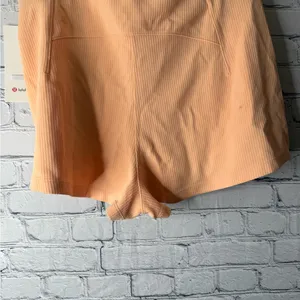 NWT Lululemon ribbed soft stream high rise shorts 2” size 14 peach Bellini thumbnail 5