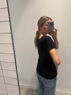 Gap tshirt thumbnail 3