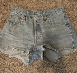 Levis 501 Jean Shorts thumbnail 1