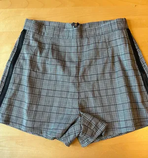 NWT LF plaid zip side shorts thumbnail 1