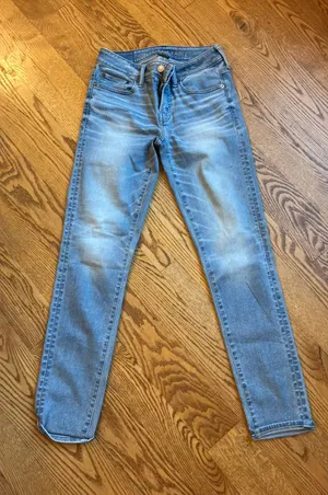American Eagle Jeans thumbnail 1
