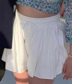🤍 FLOWY WHITE SHORTS 🤍 thumbnail 3