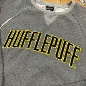 Harry Potter Wizarding World Universal Studios Hufflepuff Sweatshirt Size Small thumbnail 6