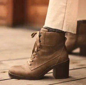 Crown Vintage Elegant Brown Leather Block Heel Ankle Boot Zip-Up Bootie Size 6.5 thumbnail 1