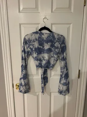 Hollister Crop Top thumbnail 3