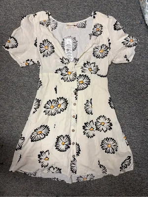 Urban Outfitters Daisy Floral Linen Blend Twist Front Mini Dress Small NWT thumbnail 7