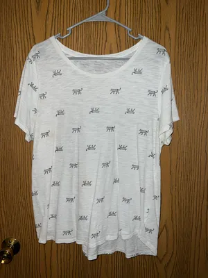 Old Navy Tee thumbnail 1