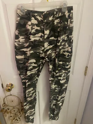 Pretty Little Thing Camo Joggers thumbnail 1
