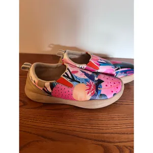 UIN Women's Art Painted Travel Shoes Loafers Lily Blossom Canvas Size 40 US 9 thumbnail 2