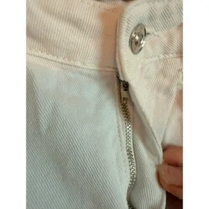 Zara Jeans Women Size‎ 0 White Straight Leg Raw Hem High Waisted Denim Pants thumbnail 4