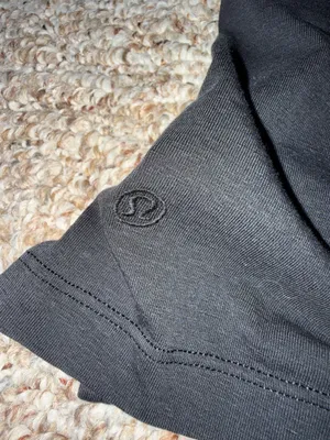 Lululemon Black Cropped Shirt thumbnail 4