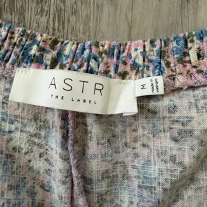 Revolve ASTR the Label Flutter Sleeve Pink and Blue Floral Wrap Blouse women’s medium thumbnail 8