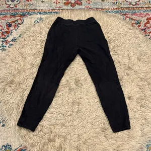 Lululemon Free To Roam Jogger *30" size 6 thumbnail 3