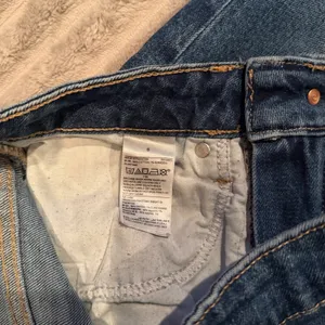 Old Navy OG Straight High Rise Distressed Jeans‎ Blue Size 6 thumbnail 4