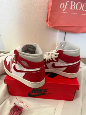 Air Jordan 1’s Retros Red Size 6 thumbnail 4