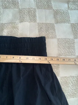 HALARA Black Athletic Flow Shorts High Smocked Waist Layered Size M NWOT thumbnail 2